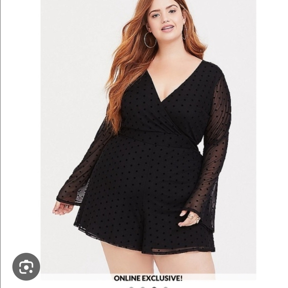 Torrid Black Long Sleeve Romper. Size 00 - Picture 2 of 7